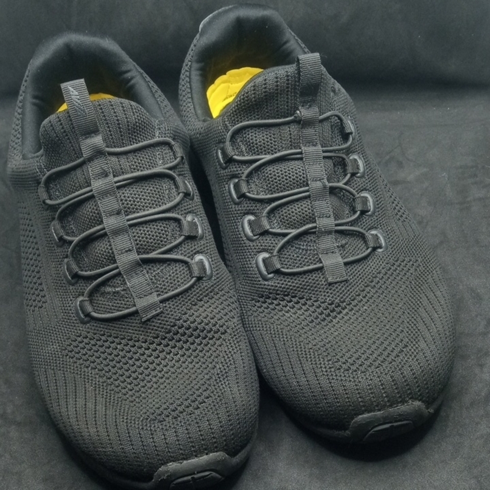 Men's 9.5 Avia Black Performance Sneakers Sleek Design